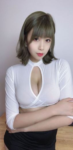 美女露出让男生揉的电影_高清高清免费观看